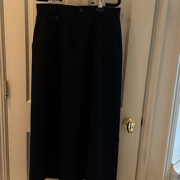 CLASSIC R. LAUREN BLACK GABARDINE WOOL SKIRT/EUC-SIZE 12 - Picture 4 of 11
